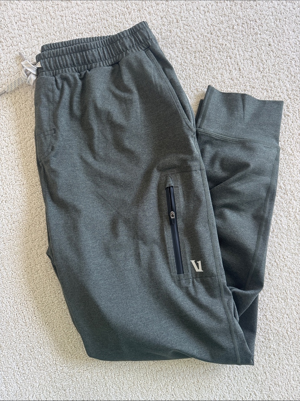 Vuori Men's Charcoal Grey Jogger Sweatpants